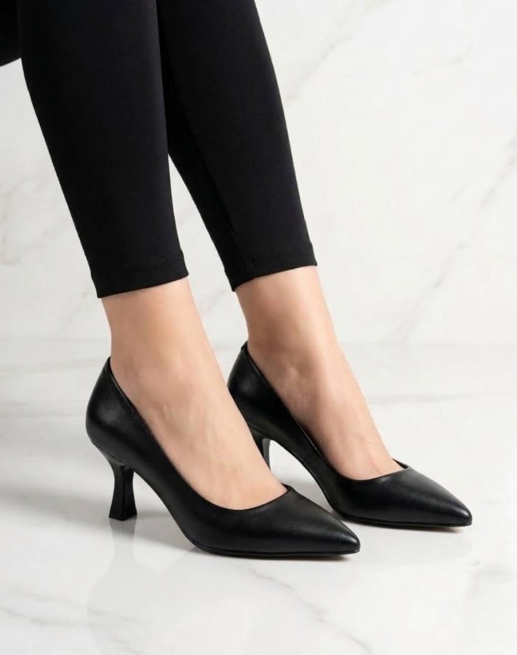 Bayan Stiletto Topuklu Yumuşak Hafif Ayakkabı Siyah Cilt  08255