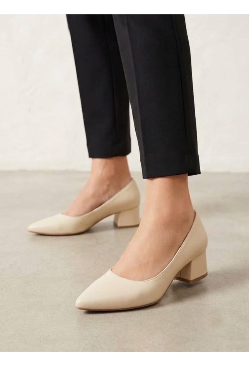 Bayan Kısa Topuklu Yumuşak Hafif Ayakkabı Krem  03255